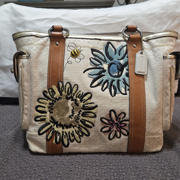 RARE: Coach Cream and Tan Satchel - Picture 1 of 16